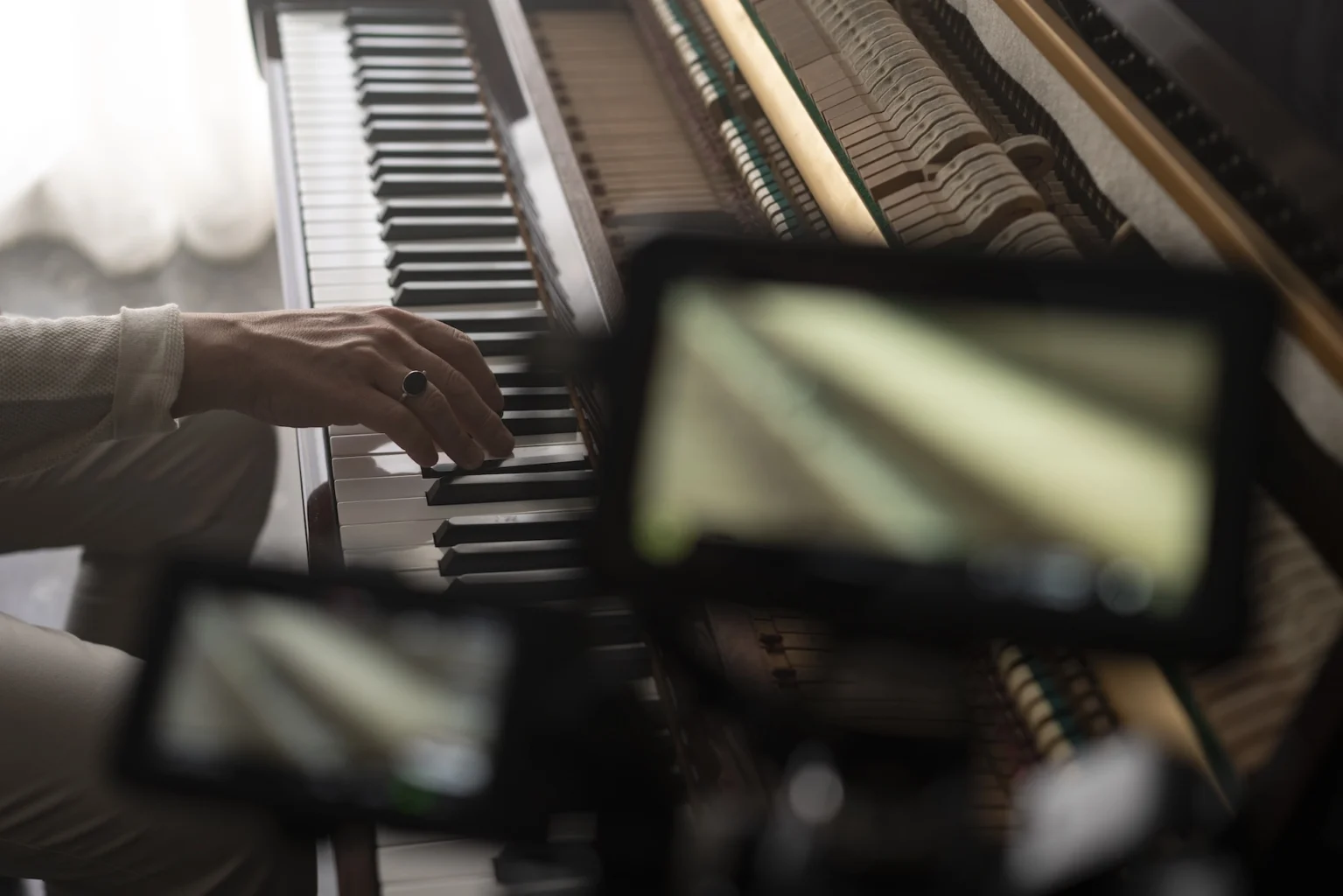 Music videos director EL CLAROSCURO FILMS