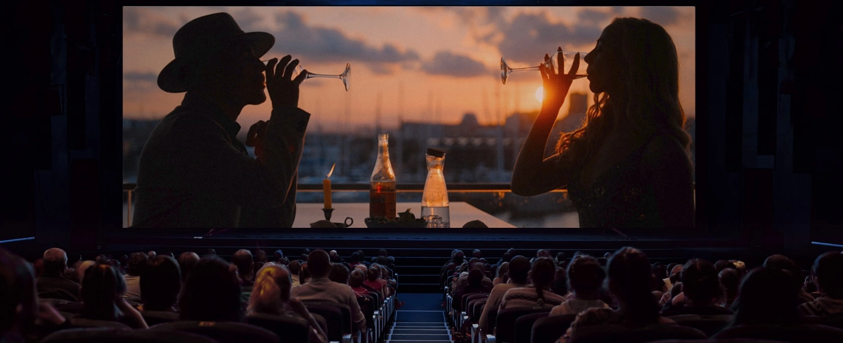 Videoclip cinematográfico proyectado en un cine, en pantalla grande - Producción y dirección de EL CLAROSCURO FILMS