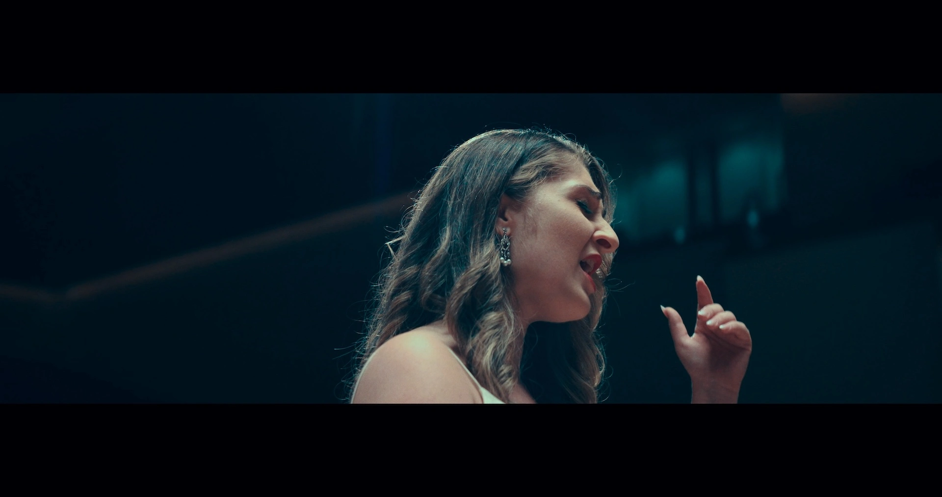 Soprano Solenne Cavero performing AER