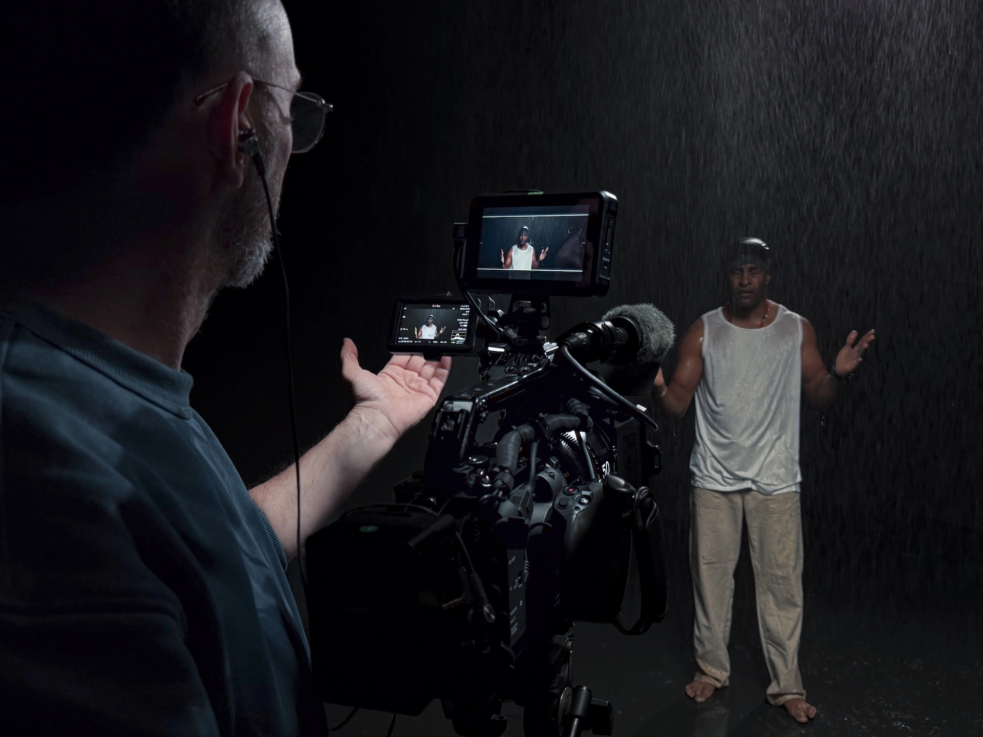 Making Of Videoclip Ruly MC -  Rodando en estudio con lluvia